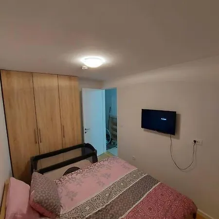Ed Apartman *